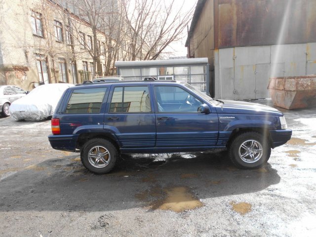 Продаётся Jeep Grand Cherokee 1994 г. в.,  3960 см3,  пробег:  187000 км.,  цвет:  синий металлик в городе Москва, фото 2, Jeep