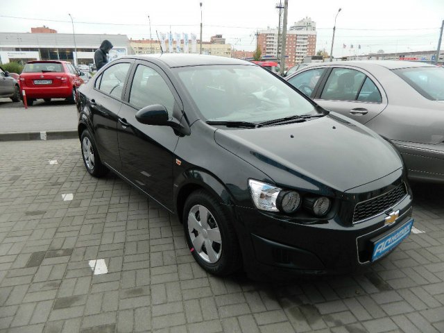 Продаётся Chevrolet Aveo 2013 г. в.,  1.6 см3,  ,  цвет:  черный в городе Санкт-Петербург, фото 3, Ленинградская область