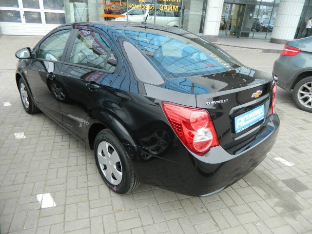 Продаётся Chevrolet Aveo 2013 г. в.,  1.6 см3,  ,  цвет:  черный в городе Санкт-Петербург, фото 7, стоимость: 579 000 руб.