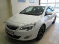 Opel Astra (2011 год) в городе Пермь, фото 7, Пермский край