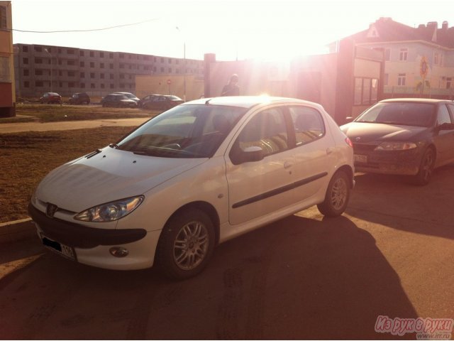 Peugeot 206,  хэтчбек,  2004 г. в.,  пробег:  90000 км.,  автоматическая,  1.4 л в городе Нижнекамск, фото 2, стоимость: 250 000 руб.