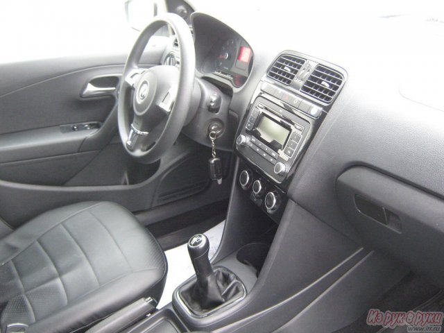 Volkswagen Polo,  седан,  2010 г. в.,  пробег:  45000 км.,  механическая,  1.6 л в городе Ижевск, фото 4, Volkswagen