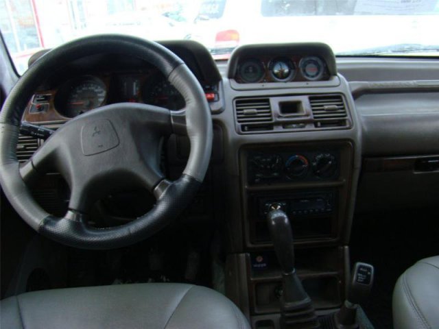 Продается Mitsubishi Pajero 1997 г. в.,  2.3 л.,  МКПП,  124723 км.,  хорошее состояние в городе Тюмень, фото 3, Mitsubishi