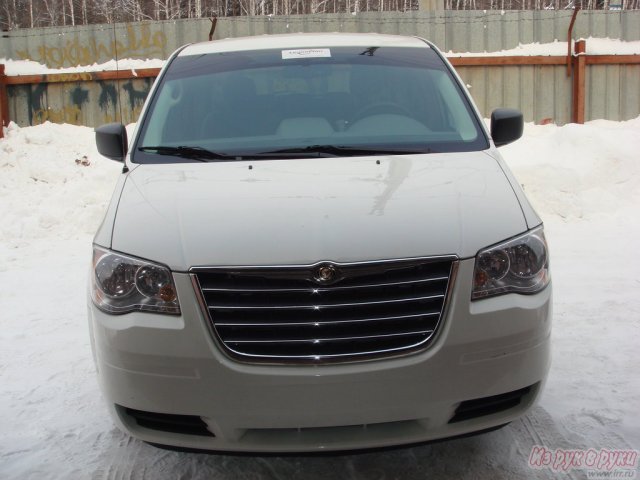 Chrysler Town &  Country,  минивэн,  2009 г. в.,  пробег:  65000 км.,  автоматическая,  3.3 л в городе Королёв, фото 2, Московская область