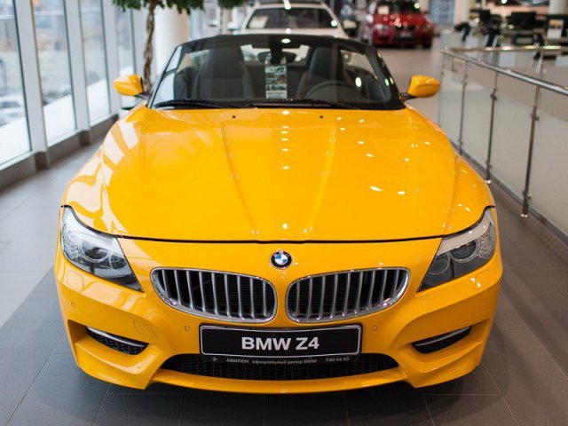 BMW Z4,  кабриолет,  2012 г. в.,  механика,  1,997 л,  цвет:  желтый металлик в городе Москва, фото 1, стоимость: 1 950 000 руб.