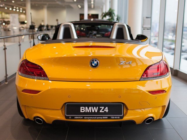 BMW Z4,  кабриолет,  2012 г. в.,  механика,  1,997 л,  цвет:  желтый металлик в городе Москва, фото 4, стоимость: 1 950 000 руб.