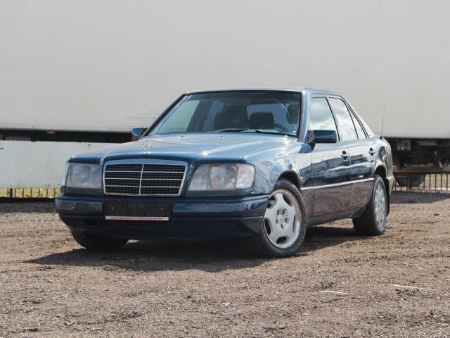 Mercedes E 420,  1992 г. в.,  автоматическая,  3198 куб.,  пробег:  175000 км. в городе Москва, фото 1, Mercedes