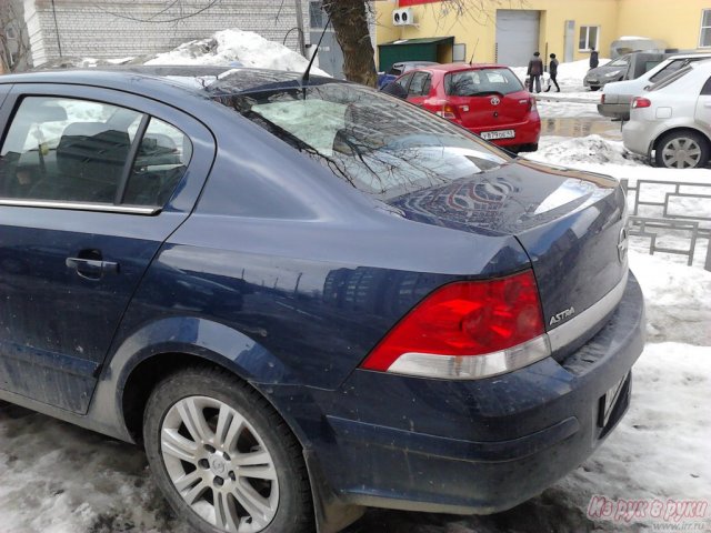 Opel Astra,  седан,  2012 г. в.,  пробег:  11000 км.,  механическая,  1.8 л в городе Киров, фото 2, Opel