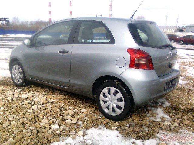 Toyota Yaris,  купе,  2008 г. в.,  пробег:  61000 км.,  механическая,  1.3 л в городе Киров, фото 1, Калужская область