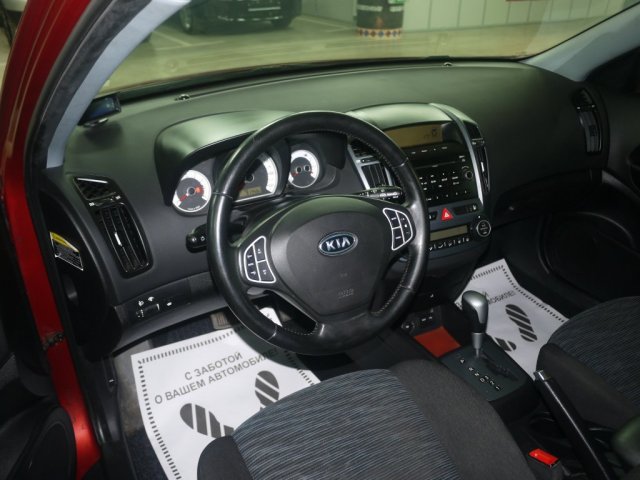 Kia Cee' d 1.6 CVVT (122 Hp) АТ 2010 г. в.  ( 1591 см3 ) в городе Москва, фото 4, KIA