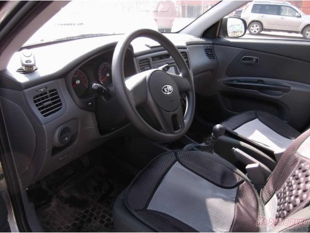 KIA Rio,  седан,  2010 г. в.,  пробег:  35000 км.,  механическая,  1.4 л в городе Москва, фото 3, KIA