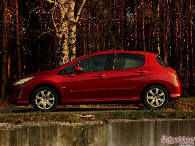 Peugeot 308,  хэтчбек,  2008 г. в.,  пробег:  60000 км.,  автоматическая,  1.6 л в городе Саратов, фото 1, Peugeot