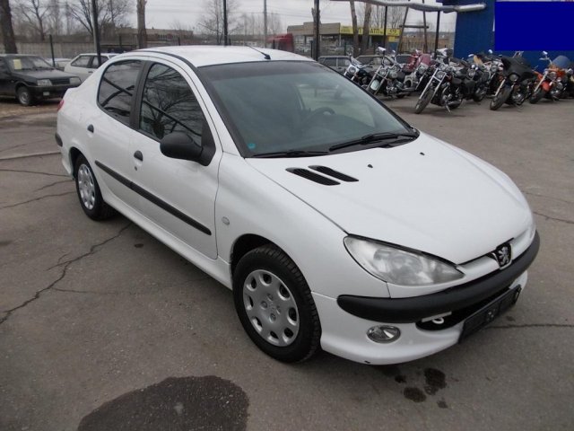 Продается Peugeot 206,  цвет:  белый,  двигатель: 1.3 л,  75 л. с.,  кпп:  механика,  кузов:  Седан,  пробег:  64655 км в городе Саратов, фото 1, Peugeot