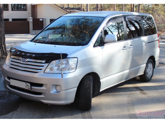 Toyota Noah,  минивэн,  2002 г. в.,  автоматическая,  2 л в городе Новосибирск, фото 3, стоимость: 520 000 руб.