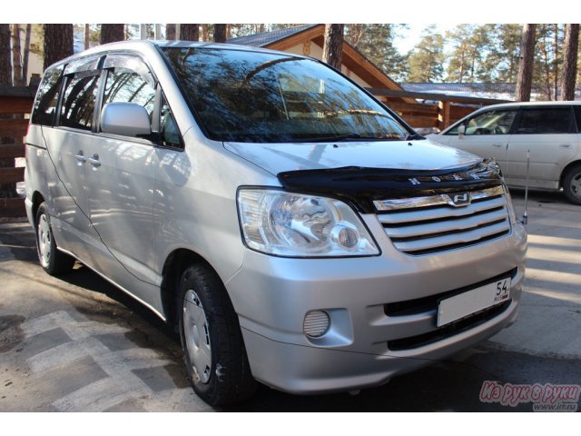 Toyota Noah,  минивэн,  2002 г. в.,  автоматическая,  2 л в городе Новосибирск, фото 5, Новосибирская область