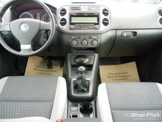 Volkswagen Tiguan,  внедорожник,  2009 г. в.,  пробег:  68850 км.,  механика,  1,4 л в городе Москва, фото 4, стоимость: 709 000 руб.