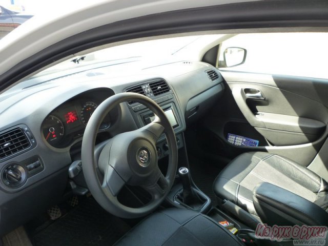 Volkswagen Polo,  седан,  2011 г. в.,  пробег:  55000 км.,  механическая,  1.6 л в городе Оренбург, фото 4, стоимость: 475 000 руб.