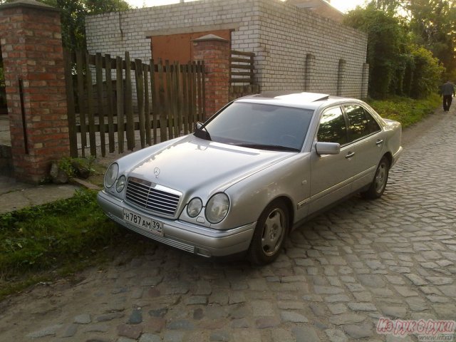 Mercedes E 200,  седан,  1996 г. в.,  механическая,  2 л в городе Советск, фото 1, стоимость: 320 000 руб.