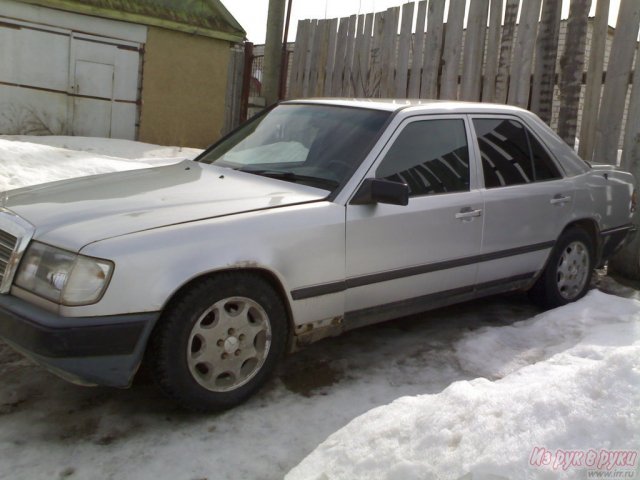 Mercedes E 200,  седан,  1986 г. в.,  пробег:  255000 км.,  автоматическая,  2 л в городе Малмыж, фото 3, стоимость: 100 000 руб.