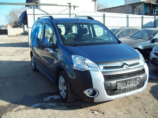 Продается Citroen Berlingo,  цвет:  голубой,  двигатель: 1.6 л,  120 л. с.,  кпп:  механика,  кузов:  Универсал,  пробег:  19539 км в городе Самара, фото 1, стоимость: 620 000 руб.