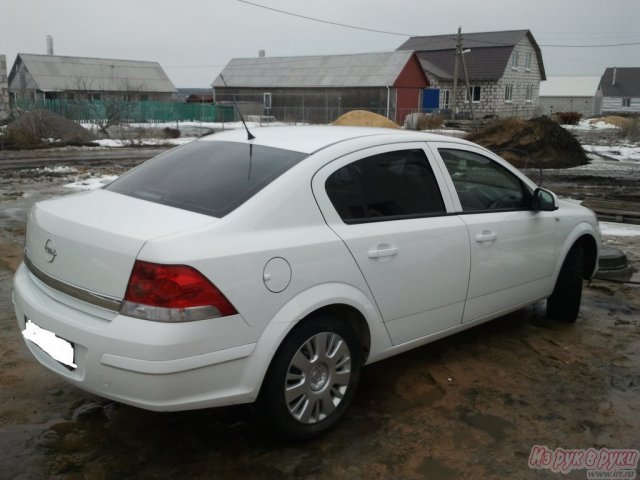 Opel Astra,  седан,  2011 г. в.,  пробег:  35000 км.,  механическая,  1.6 л в городе Воронеж, фото 1, Opel