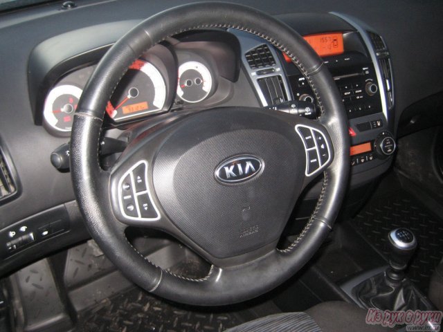 KIA Cee’d,  седан,  2008 г. в.,  пробег:  90000 км.,  механическая,  1.6 л в городе Москва, фото 3, стоимость: 390 000 руб.