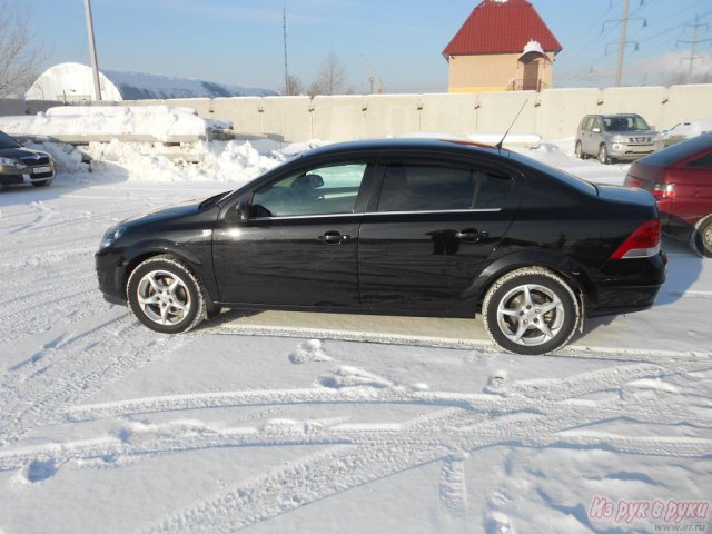 Opel Astra,  седан,  2010 г. в.,  пробег:  26500 км.,  механическая,  1.6 л в городе Тюмень, фото 4, Opel