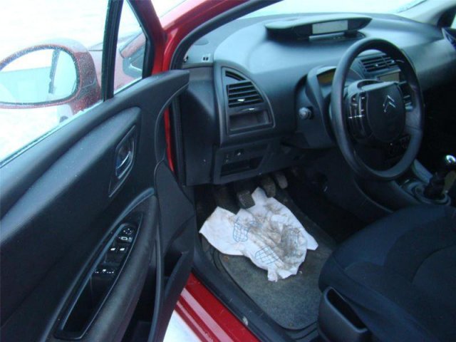 Продается Citroen C4 2007 г. в.,  1.6 л.,  МКПП,  60380 км.,  отличное состояние в городе Тюмень, фото 8, Тюменская область