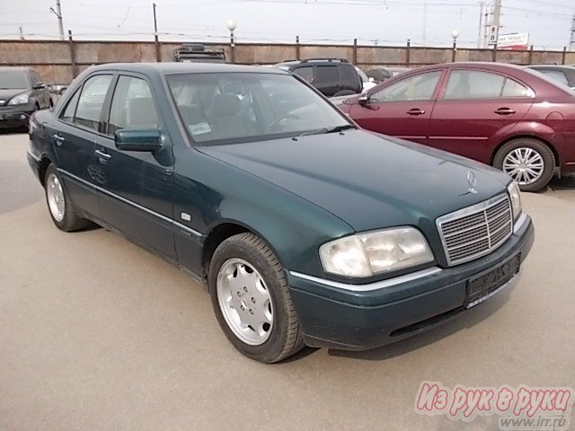 Продается Mercedes C 180,  цвет:  зеленый,  двигатель: 1.7 л,  90 л. с.,  кпп:  механика,  кузов:  Седан,  пробег:  263299 км в городе Саратов, фото 1, стоимость: 207 000 руб.