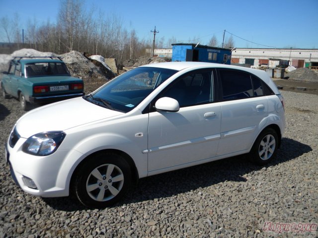 KIA Rio,  хэтчбек,  2009 г. в.,  пробег:  85000 км.,  механическая,  1,4 л в городе Электросталь, фото 1, Московская область