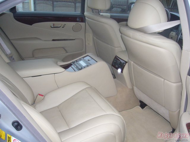 Lexus LS 460,  седан,  2007 г. в.,  пробег:  100000 км.,  автоматическая,  4.6 л в городе Тимашевск, фото 3, стоимость: 1 850 000 руб.