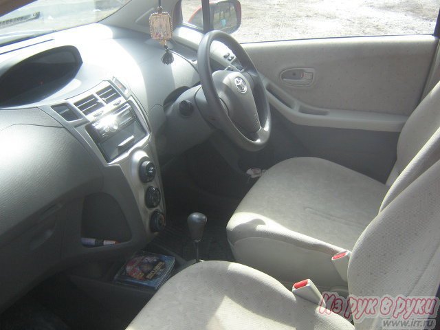 Toyota Vitz,  хэтчбек,  2008 г. в.,  пробег:  80000 км.,  вариатор,  1.3 л в городе Новосибирск, фото 1, стоимость: 330 000 руб.