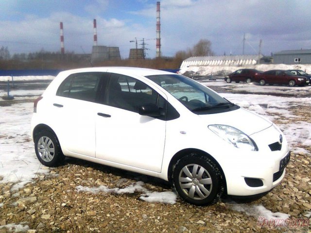 Toyota Yaris,  хэтчбек,  2009 г. в.,  пробег:  54000 км.,  механическая,  1 л в городе Киров, фото 4, стоимость: 375 000 руб.