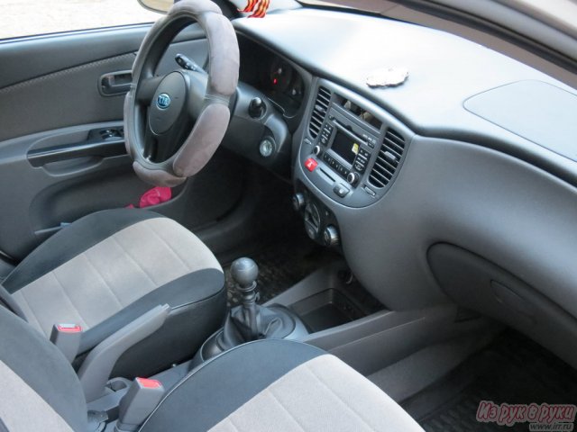 KIA Rio,  седан,  2010 г. в.,  пробег:  15000 км.,  механическая,  1.4 л в городе Астрахань, фото 2, Астраханская область