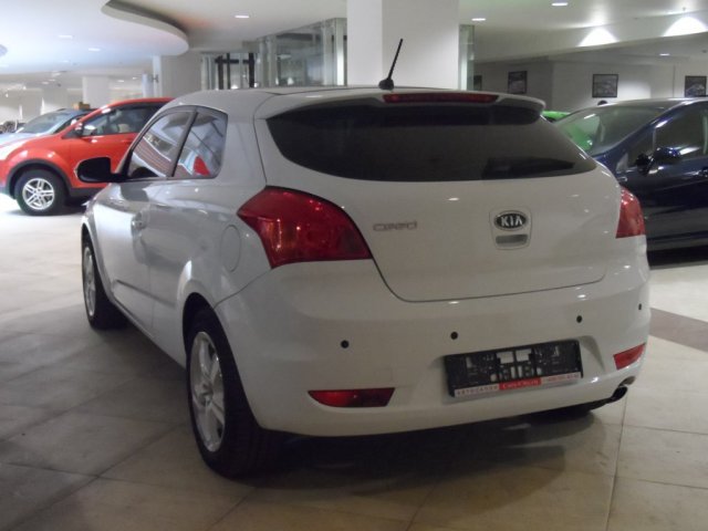 Kia Cee' d 1.6i (122Hp) 2012 г. в.  ( 1591 см3 ) в городе Москва, фото 4, KIA