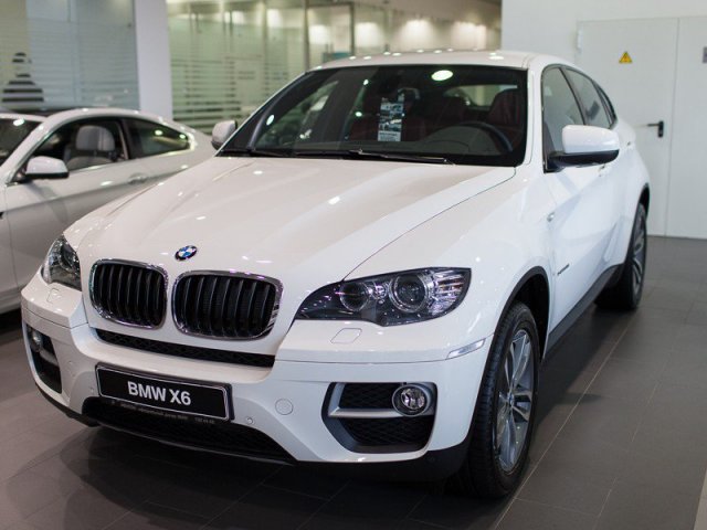 BMW X6,  внедорожник,  2012 г. в.,  автомат,  2,979 л,  цвет:  белый в городе Москва, фото 3, стоимость: 3 220 000 руб.