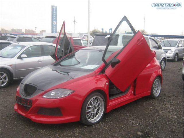 Продаётся Seat Leon 2007 г. в.,  2000 см3,  тип двигателя:  бензин карбюратор,  цвет:  красный,  пробег:  19000 км. в городе Москва, фото 1, Московская область