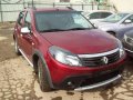 Продается Renault Sandero,  цвет:  красный,  двигатель: 1.6 л,  84 л. с.,  кпп:  механика,  кузов:  Хэтчбек,  пробег:  31879 км в городе Самара, фото 1, Самарская область