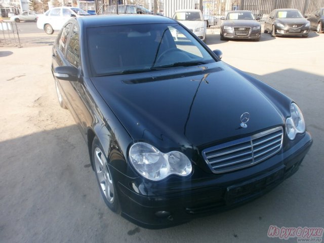 Продается Mercedes C 200,  цвет:  черный,  двигатель: 2.1 л,  122 л. с.,  кпп:  автомат,  кузов:  Седан,  пробег:  186142 км в городе Саратов, фото 3, Саратовская область