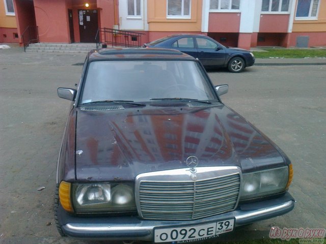 Mercedes E 230,  седан,  1982 г. в.,  механическая,  2.3 л в городе Калининград, фото 2, Mercedes