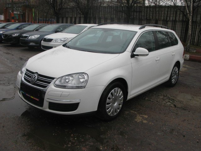 Volkswagen Golf,  универсал,  2009 г. в.,  пробег:  41237 км.,  автомат,  1,968 л в городе Москва, фото 3, Московская область