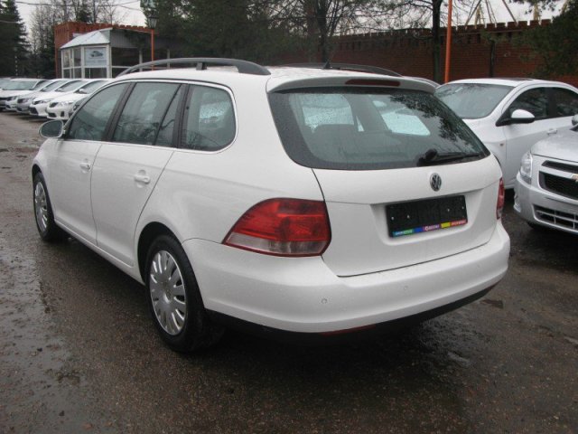 Volkswagen Golf,  универсал,  2009 г. в.,  пробег:  41237 км.,  автомат,  1,968 л в городе Москва, фото 4, стоимость: 625 000 руб.