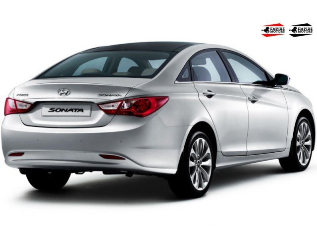 Hyundai Sonata,  седан,  2013 г. в.,  механика,  2 л,  цвет:  серебристый в городе Москва, фото 1, Hyundai