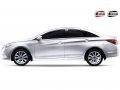 Hyundai Sonata,  седан,  2013 г. в.,  механика,  2 л,  цвет:  серебристый в городе Москва, фото 3, Hyundai