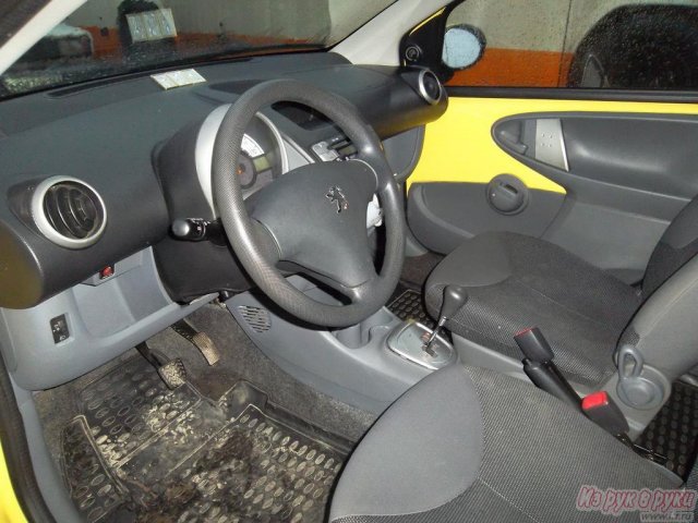 Peugeot 107,  хэтчбек,  2008 г. в.,  роботизированная,  1.0 л в городе Ростов-на-Дону, фото 4, стоимость: 290 000 руб.