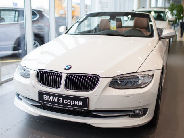 BMW 3 серия,  кабриолет,  2012 г. в.,  механика,  1,995 л,  цвет:  белый в городе Москва, фото 3, стоимость: 1 750 000 руб.