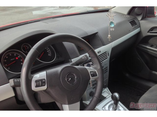 Opel Astra,  хэтчбек,  2010 г. в.,  пробег:  46000 км.,  автоматическая,  1.6 л в городе Серпухов, фото 3, Московская область