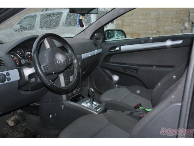 Opel Astra,  купе,  2006 г. в.,  пробег:  90000 км.,  роботизированная,  1.6 л в городе Санкт-Петербург, фото 2, Ленинградская область