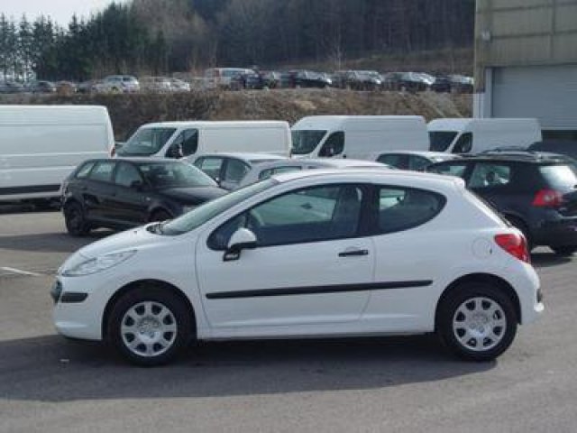 Продается автомобиль Peugeot 207 2012 года в городе Москва, фото 1, Московская область