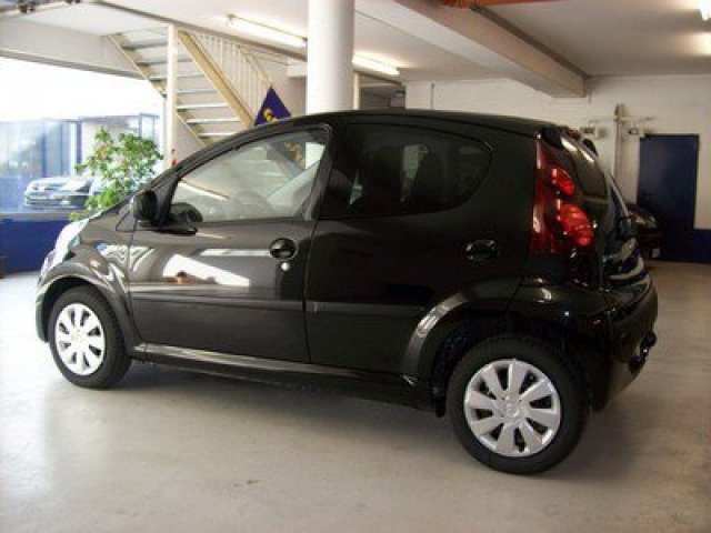 Продается автомобиль Peugeot 107 2012 года в городе Москва, фото 2, стоимость: 446 000 руб.